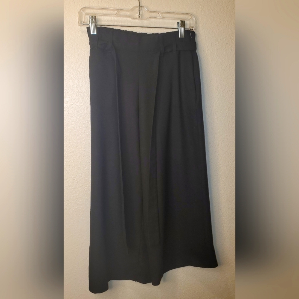 Zara Trafaluc Gaucho Pant With Pockets, Wide Leg Cropped Slacks in Black - Picture 3 of 8